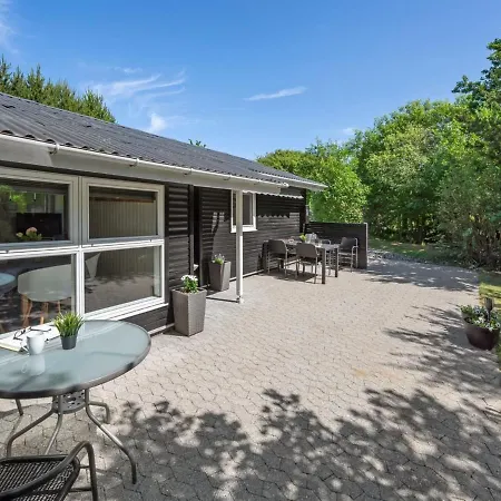 Sanni - 1-6km From The Sea By Interhome *