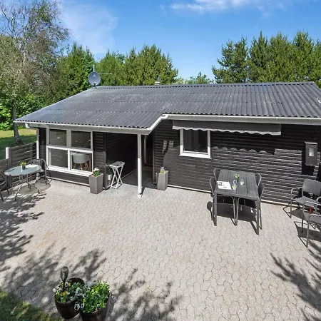 Prázdninový dům Sanni - 1-6km From The Sea By Interhome