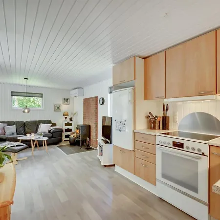 Sanni - 1-6km From The Sea By Interhome
